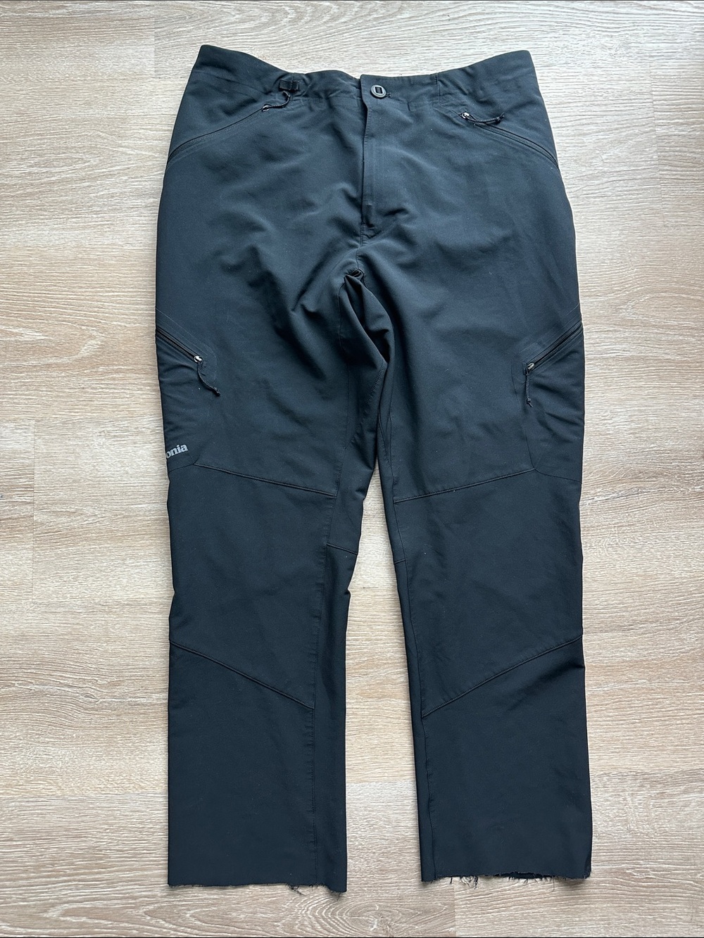Patagonia Men’s Black Technical Hiking Pants Size 34 Outdoor Utility